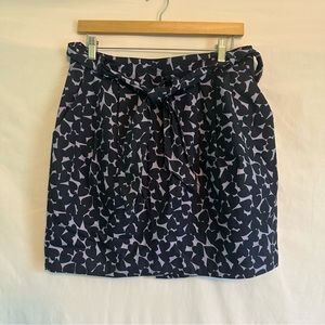 5/$20 SALE🎉 H&M size 12 navy & purple heart skirt with button down back & belt
